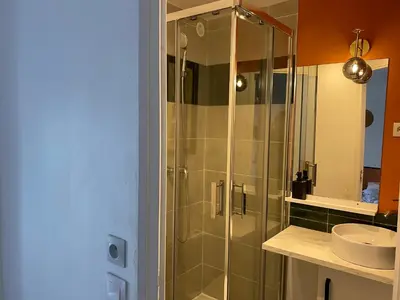 Salle de bains dans l'établissement Le P Tillant