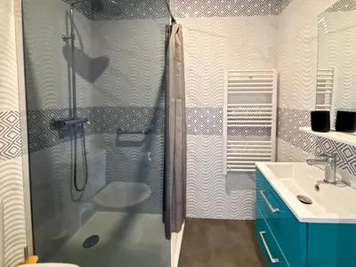 Salle de bains dans l'établissement Songe des Vagues Studio