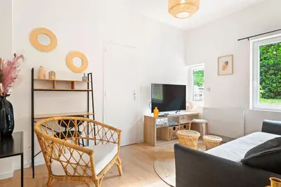 Télévision ou salle de divertissement dans l'établissement Maison Calme avec Jardin - 10 pers - Proche Centre Rouen
