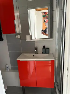 Salle de bains dans l'établissement Appt 5 a deux pas de la gare