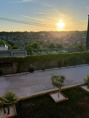 Lever ou coucher de soleil vu de l'appartement ou à proximité