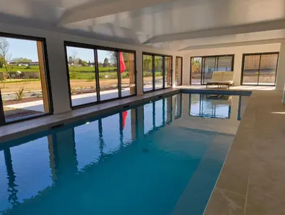 Piscine de l'établissement LES PATICHERES - L'Etable avec accès piscine ou située à proximité