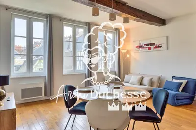 Coin salon dans l'établissement Petit Castel - charmant T2 de 39m au cœur de Rouen Rue du Gros-Horloge !