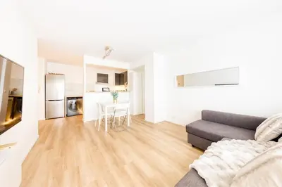 Cuisine ou kitchenette dans l'établissement TYKO HOME Sérénité & Confort proche Paris