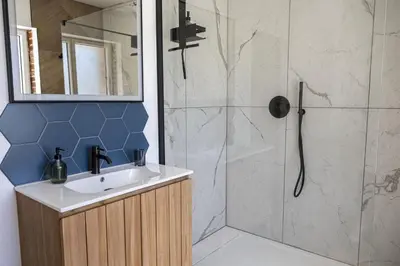 Salle de bains dans l'établissement Le Cocon - Domaine du Colombier
