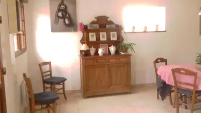 Coin salon dans l'établissement dans corps de ferme en Picardie
