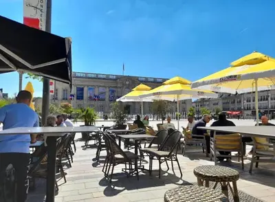 Restaurant ou autre lieu de restauration dans l'établissement De Beauvais à Paris