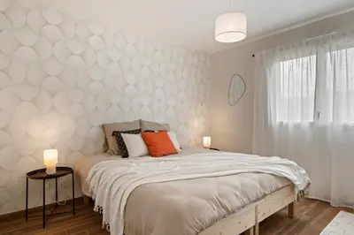 Un ou plusieurs lits dans un hébergement de l'établissement Maison neuve haut de gamme - 4 chambres, terrasse, jardin, parking
