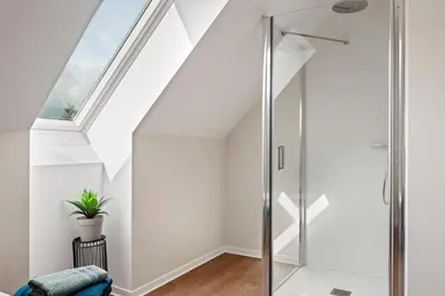Salle de bains dans l'établissement Maison neuve haut de gamme - 4 chambres, terrasse, jardin, parking