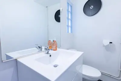 Salle de bains dans l'établissement Le Panama - 5 min du centre, 500m2 de jardin