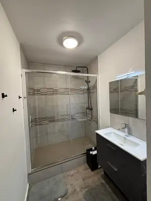 Salle de bains dans l'établissement dunes dorees - chambre privee