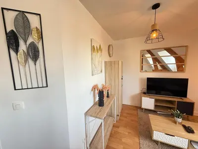 Télévision ou salle de divertissement dans l'établissement T3 Spacieux en hyper centre de Beauvais