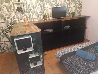 Télévision ou salle de divertissement dans l'établissement Nouveau studio 1 d'Amiens