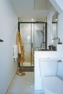 Salle de bains dans l'établissement Spa du palais jacuzzi sauna - Rouen centre - free parking