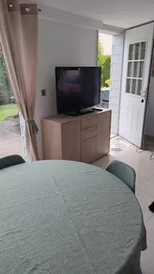 Télévision ou salle de divertissement dans l'établissement 