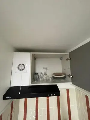 Cuisine ou kitchenette dans l'établissement Magnifique studio atypique rénové en juin 2025