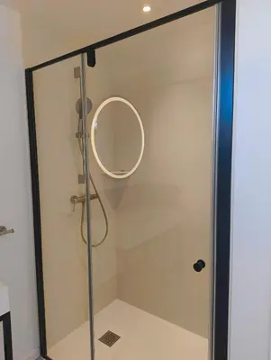 Salle de bains dans l'établissement LES PATICHERES - Le Domaine