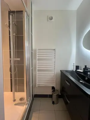 Salle de bains dans l'établissement Maisoncat