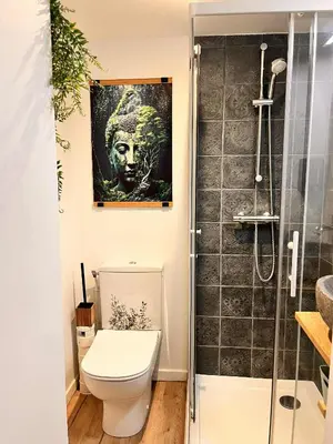 Salle de bains dans l'établissement L'Écrin de Pierre T1 bis balcon