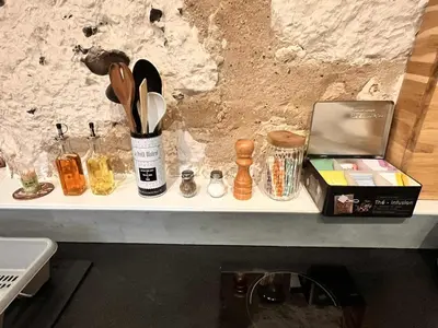 Plateau bouilloire dans l'établissement L'Écrin de Pierre T1 bis balcon