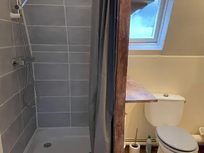 Salle de bains dans l'établissement CosyAppart - LE ROBEC