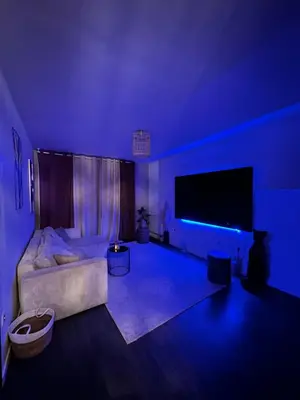 Un ou plusieurs lits dans un hébergement de l'établissement Appartement luxueux avec jacuzzi Cergy gare