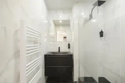 Salle de bains dans l'établissement Casa Tierra - Élégance et sérénité en centre-ville