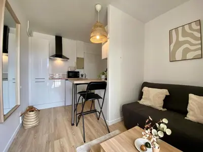 Cuisine ou kitchenette dans l'établissement Urban Ecrin fully equipped studio 5 min from station