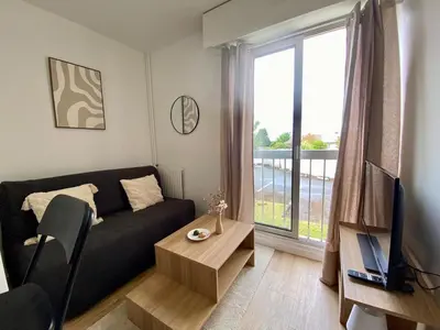 Coin salon dans l'établissement Urban Ecrin fully equipped studio 5 min from station