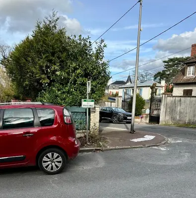 Plan de l'établissement Confort et Verdure 2 Pièces Moderne avec Parking à Domont by Immo Kit Bnb
