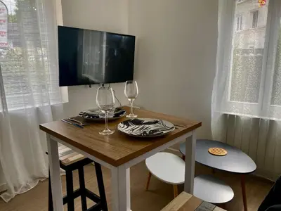 Télévision ou salle de divertissement dans l'établissement La cascade de Waddington - 401