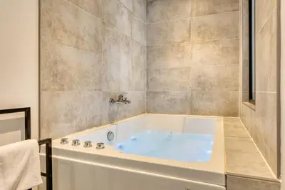 Salle de bains dans l'établissement L’Antre 1 le secret le mieux gardé de Rouen
