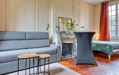 Coin salon dans l'établissement Cozy Apartment In Les Andelys With Wifi