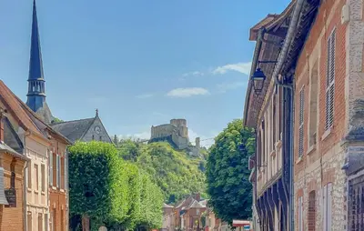 Vue générale sur Les Andelys ou vue de la ville depuis l'appartement