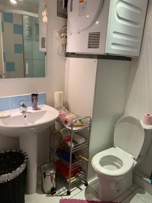 Salle de bains dans l'établissement Chambre centre ville à cinq minutes de la gare
