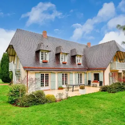 Charming countryside home near Rouen with pool