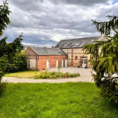 gite 4 chambres avec salle de douche et WC privative