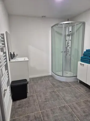 Salle de bains dans l'établissement Camelia