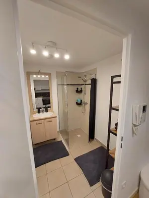 Cuisine ou kitchenette dans l'établissement Cosy Home 4 - Spacieux studio avec parking - 30 min Paris