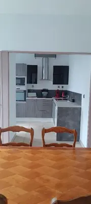 Cuisine ou kitchenette dans l'établissement Chez MaLouNa - 15 min de la Baie de Somme