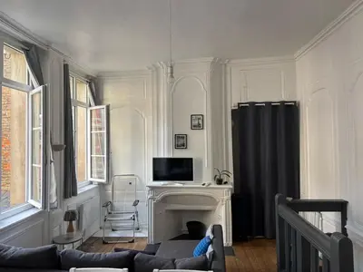 Télévision ou salle de divertissement dans l'établissement Dieppe Coeur de Ville