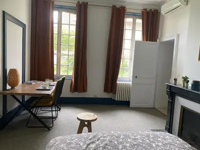 Un ou plusieurs lits dans un hébergement de l'établissement Appartement confortable aux Andelys - 90 m² avec parking