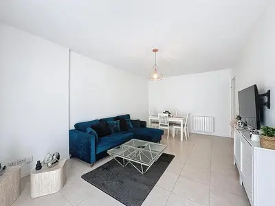 Télévision ou salle de divertissement dans l'établissement Apt 5p standing - Paris Cergy pontoise