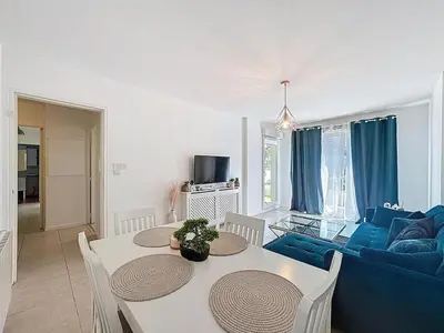 Télévision ou salle de divertissement dans l'établissement Apt 5p standing - Paris Cergy pontoise