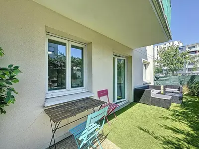 Jardin de l'établissement Apt 5p standing - Paris Cergy pontoise
