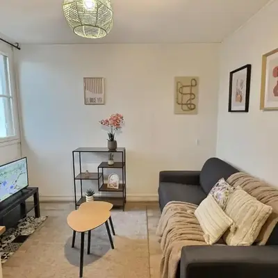 Superbe studio Cosy pour une ESCAPADE au Coeur de Senlis-Idéal pour Couples Voyageurs & Professionnels