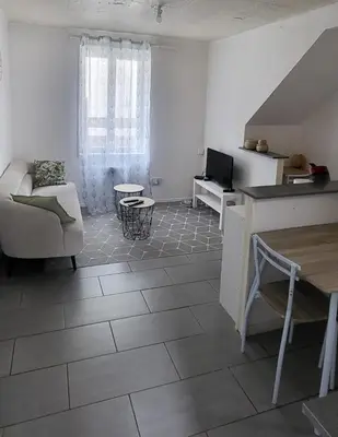 Télévision ou salle de divertissement dans l'établissement Le petit Liancourtois, 1 bedroom
