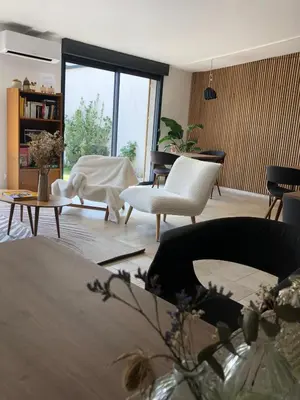 Coin salon dans l'établissement Maison de vacances de charme 8-10 personnes