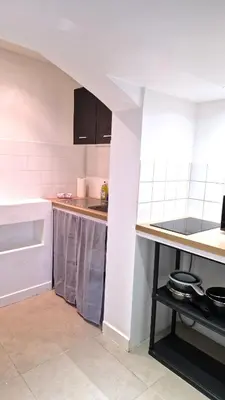Cuisine ou kitchenette dans l'établissement Le saint Paul