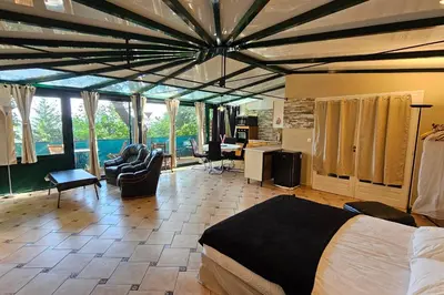 Un ou plusieurs lits dans un hébergement de l'établissement Beautiful loft for 2 with lovely terrace in a quiet location